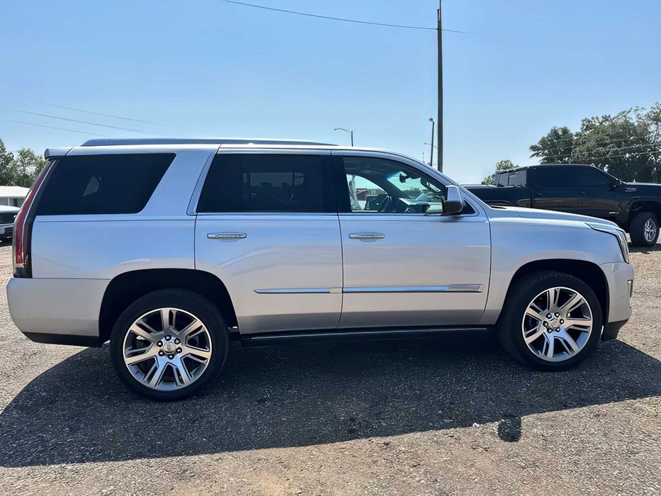 Cadillac Escalade      2017