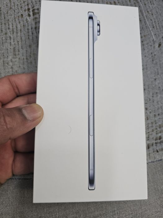 Iphone 17 air..256gb