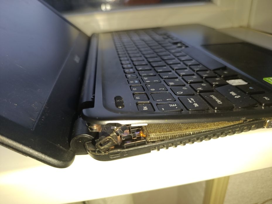 Ноутбук Acer (Core i3 / GeForce) — на запчастини або ремонт