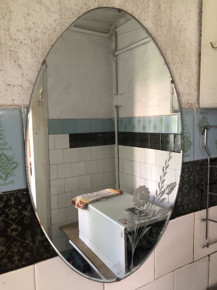 Овальне дзеркало в ванну  40*60 зеркало