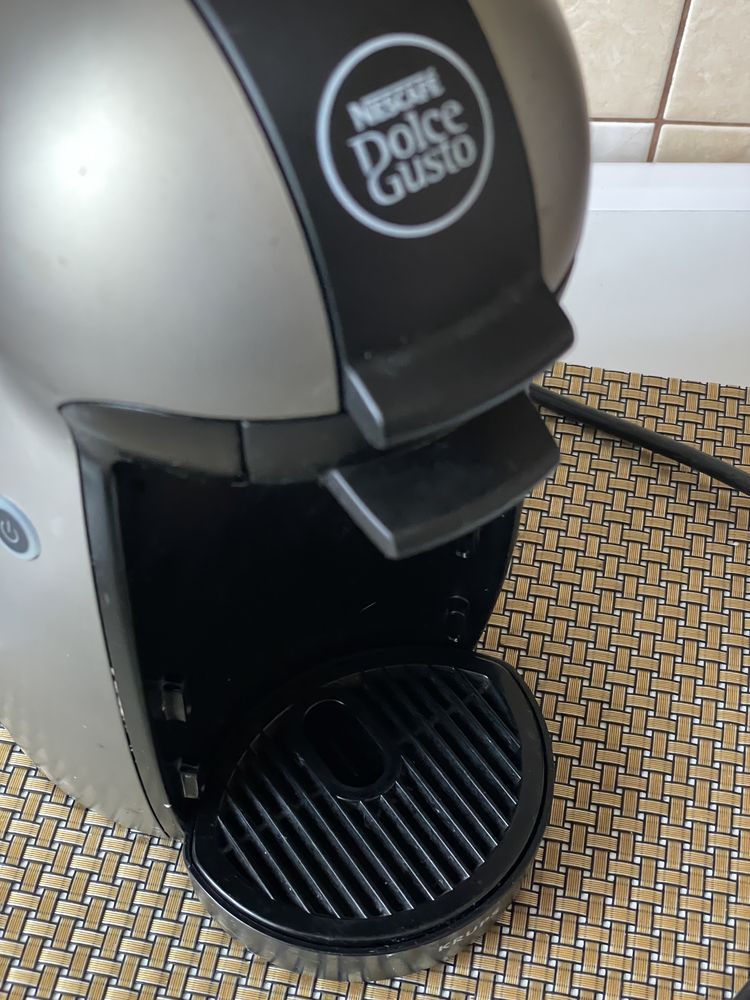 Кавоварка nescafe dolce gusto