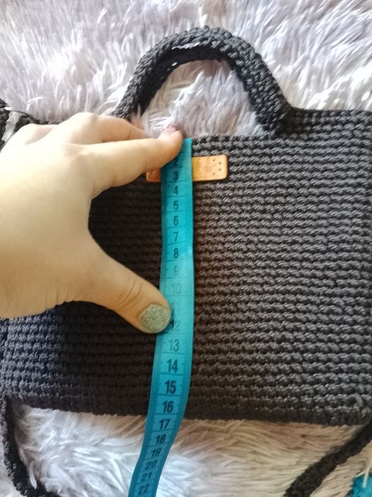 Нова коричнева на кнопці