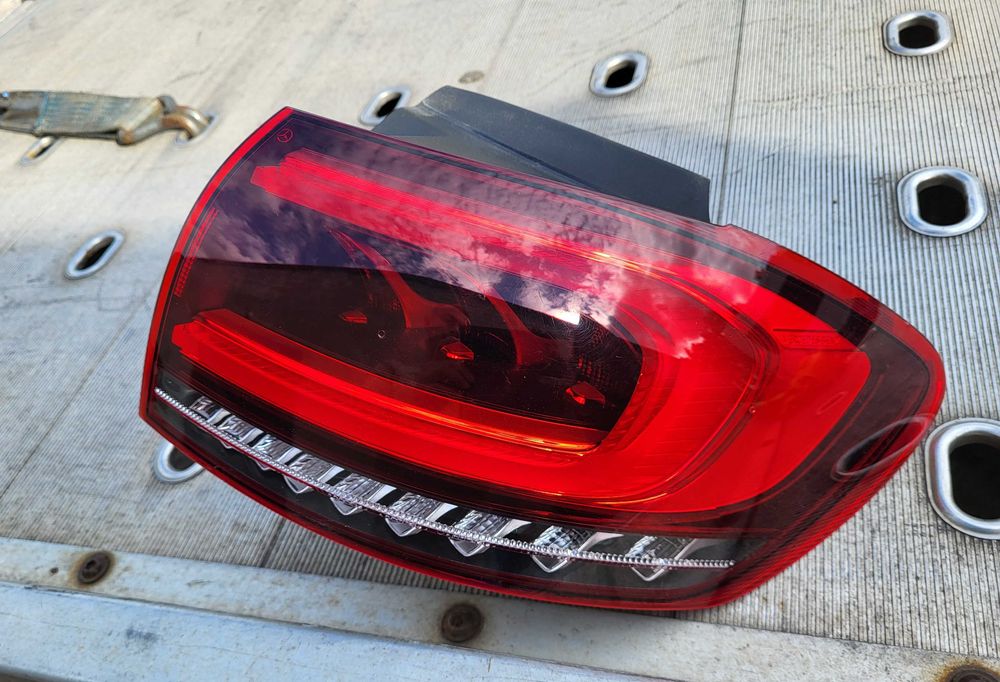 Lampa prawa tył tylna LED Mercedes B-klasa W247 idealna 2018-