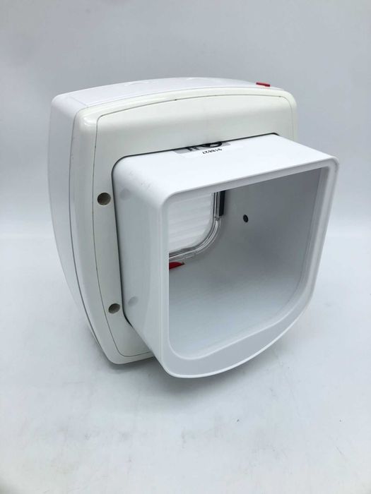 Kocia klapa Ferplast z mikrochipem 4w1 biała dla bezpieczeństwa kota