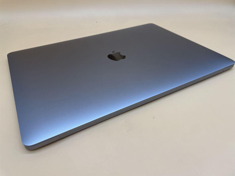 Macbook pro 2019 15.4 512 gb i9 16gb оперативки