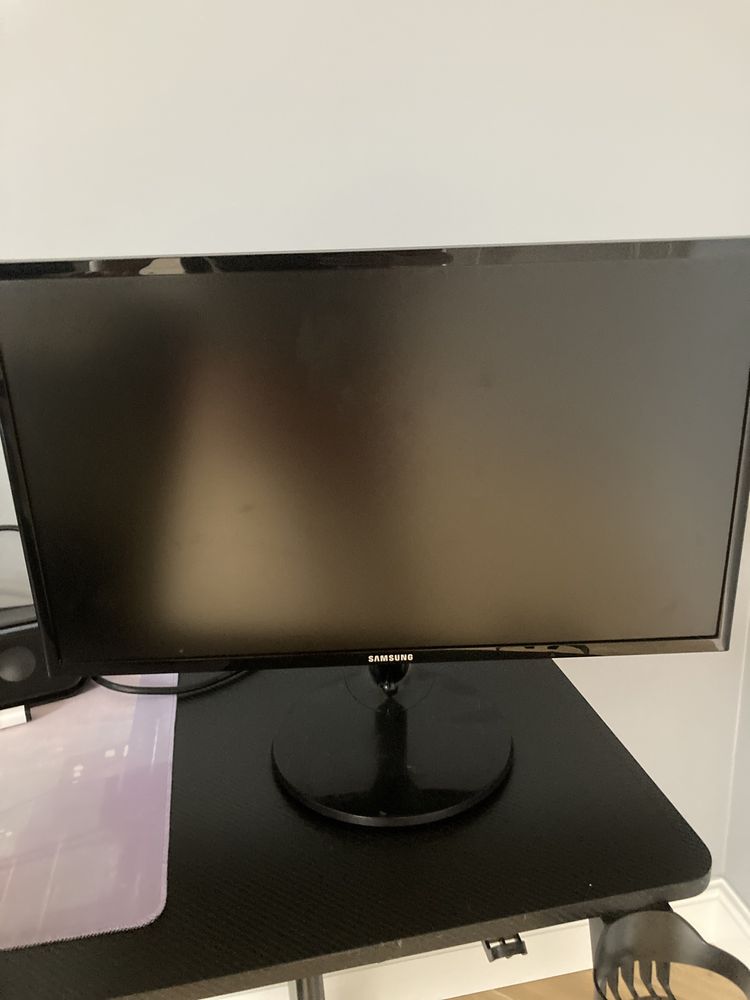 Monitor S24F350FHU idealny stan