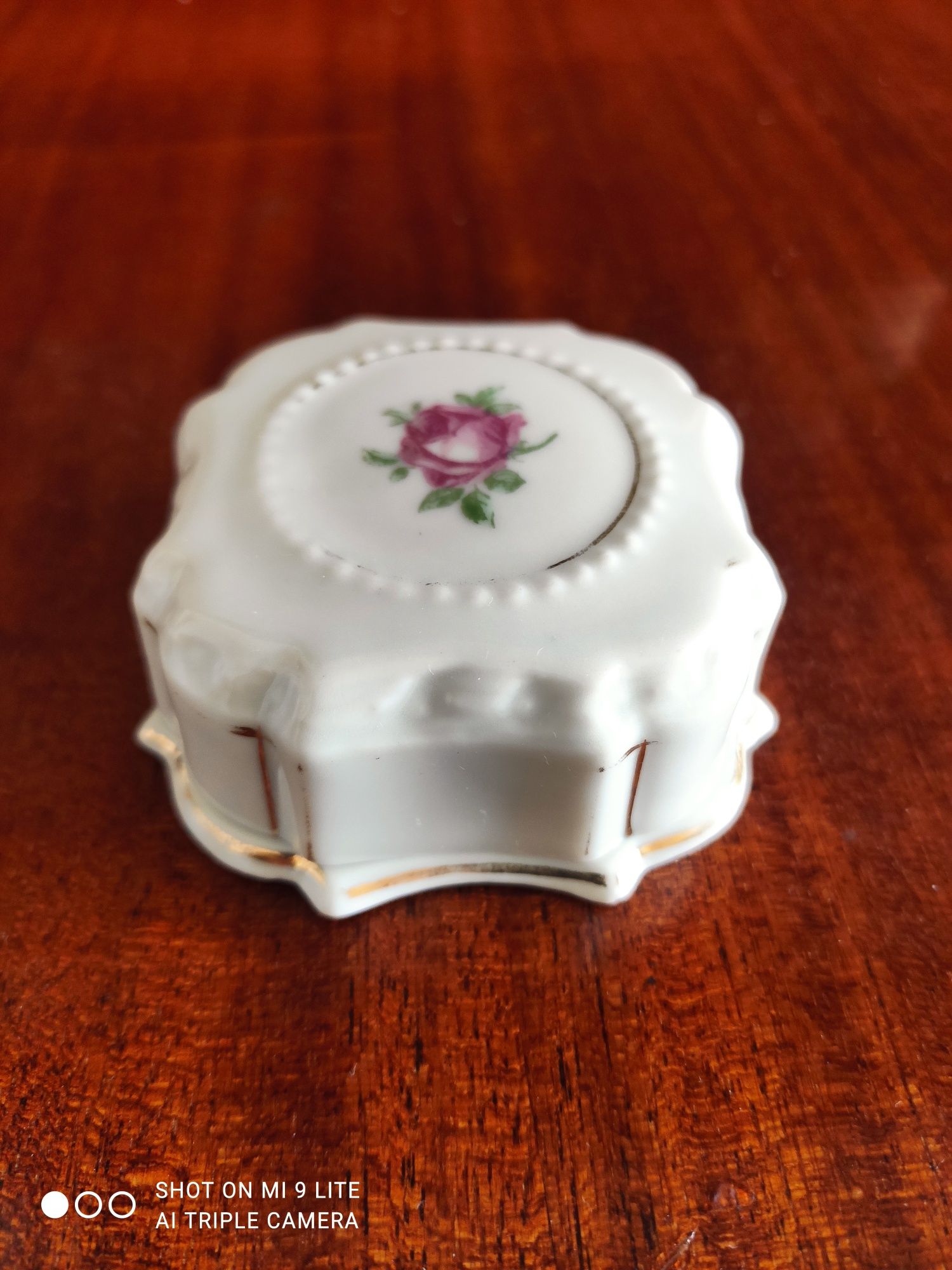 Шкатулка фарфор. 60 годы. Цена 650 гр.