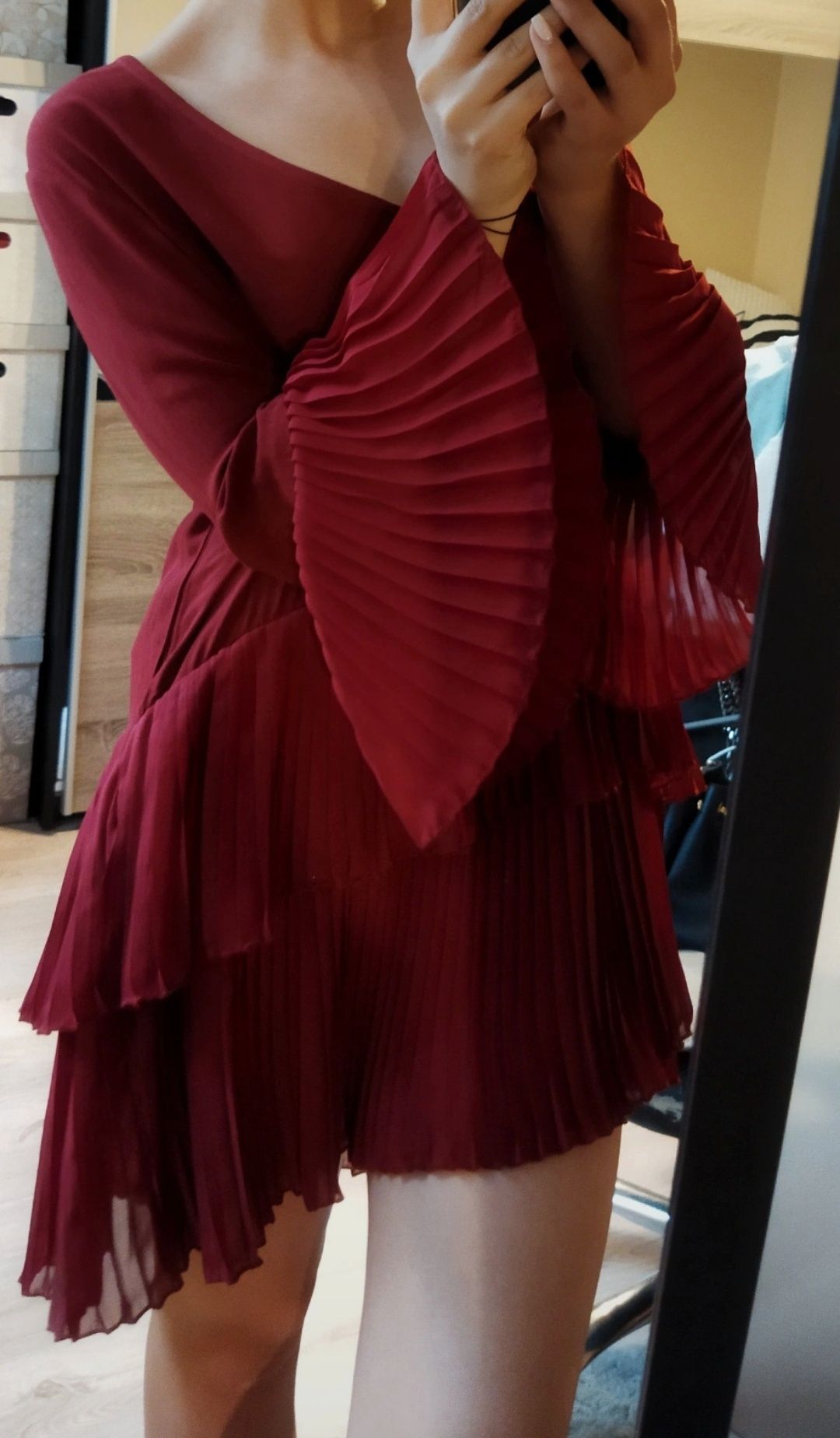 Burgundowa plisowana sukienka rozmiar S