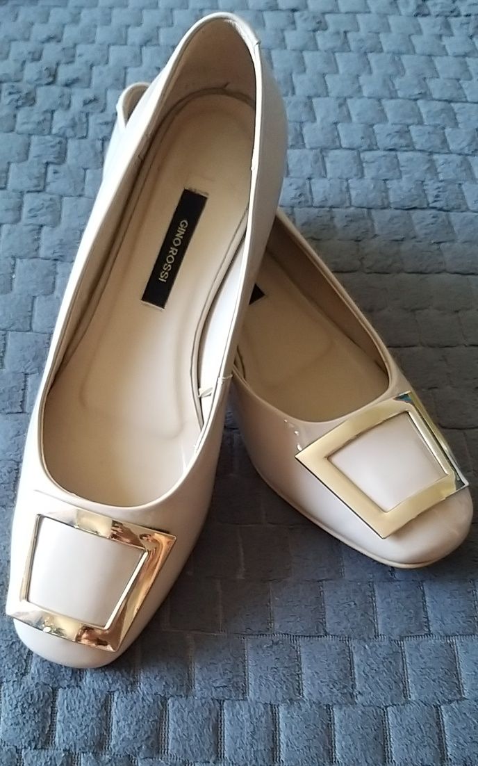 Baleriny lakierowane Gino Rossi 37