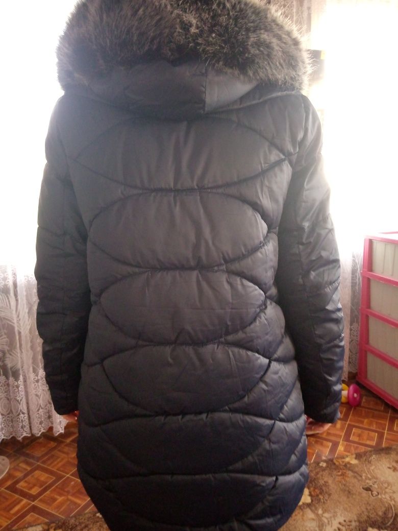 Зимова куртка  жіноча