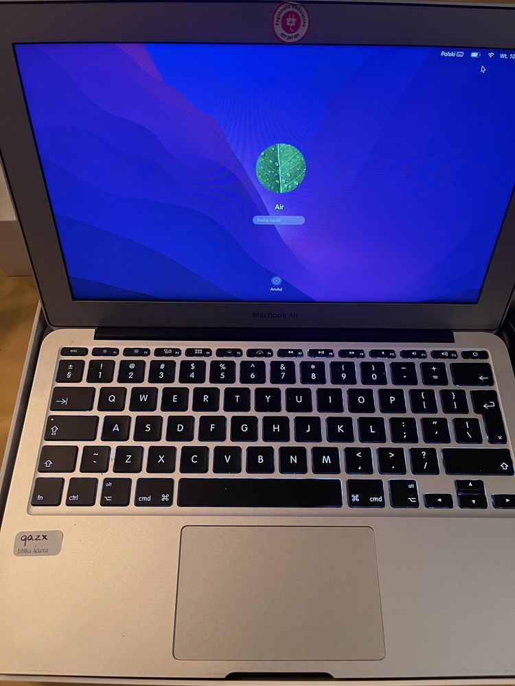 MacBook Air 11 4GB/128GB. Apple.