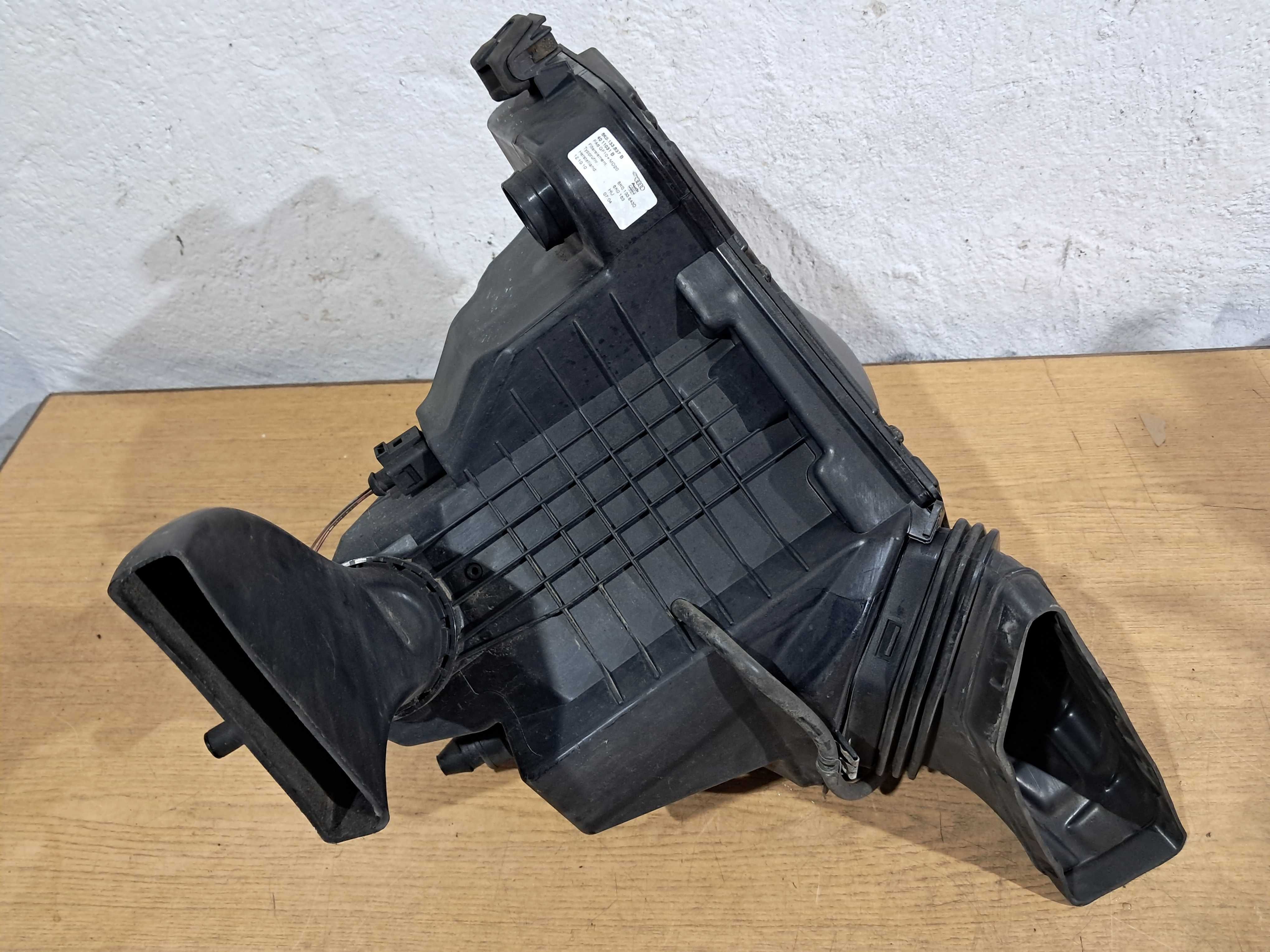 Obudowa filtra powietrza przepływomierz 3.0 TDI AUDI A4 B8 A5 8T Q5