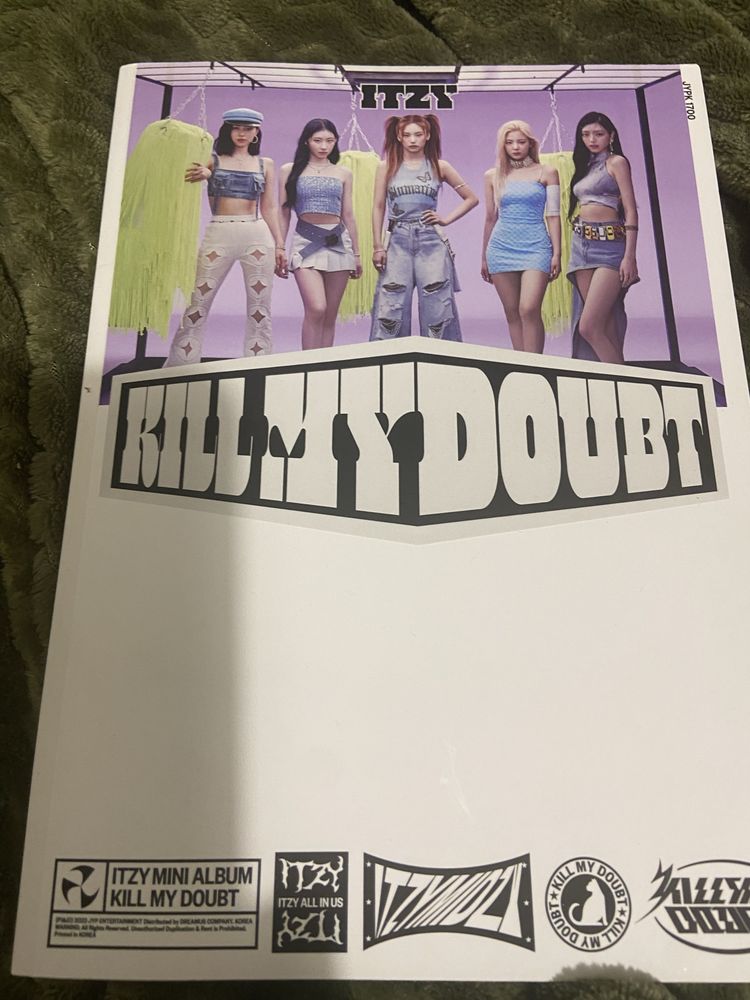 k-pop album itzy