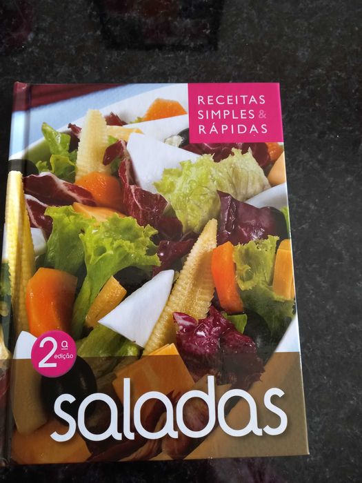 Livros de receitas saladas e frango