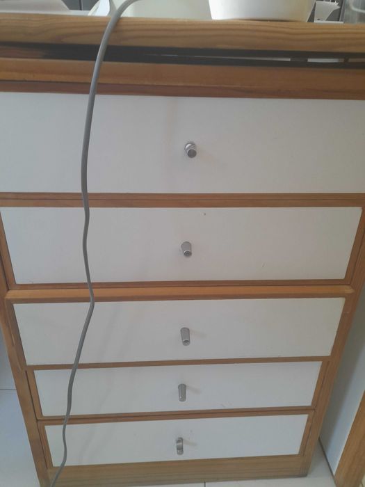 Móvel de escritório, Mesa redonda de reuniões, Cadeira de escritório