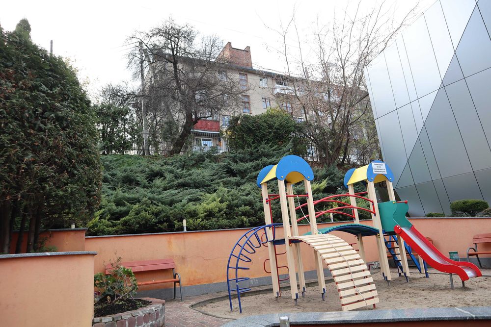 Продам 2-к квартиру, проспект Волі (біля Сітіпарку)