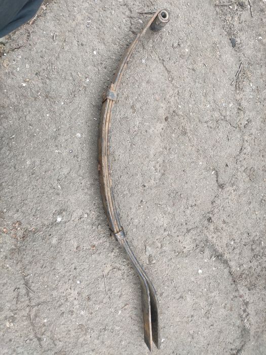 Причіп легкового автомобіля:ресора