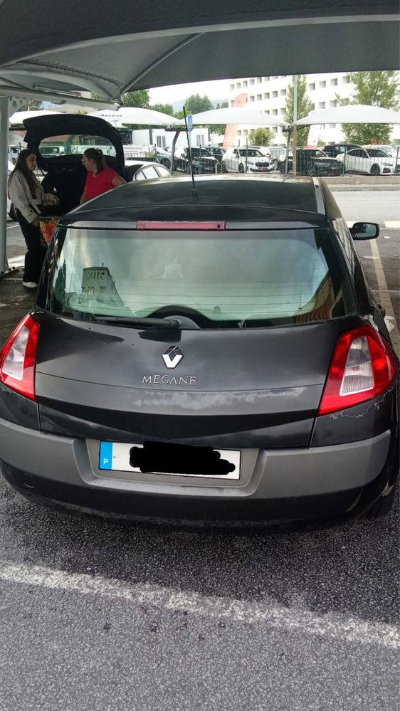 Renault Megane pegar e andar