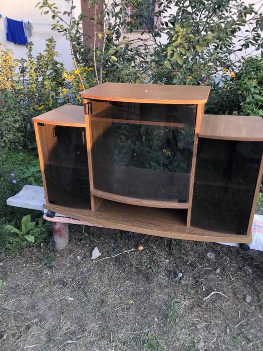 Продам тумбу под телевизор
