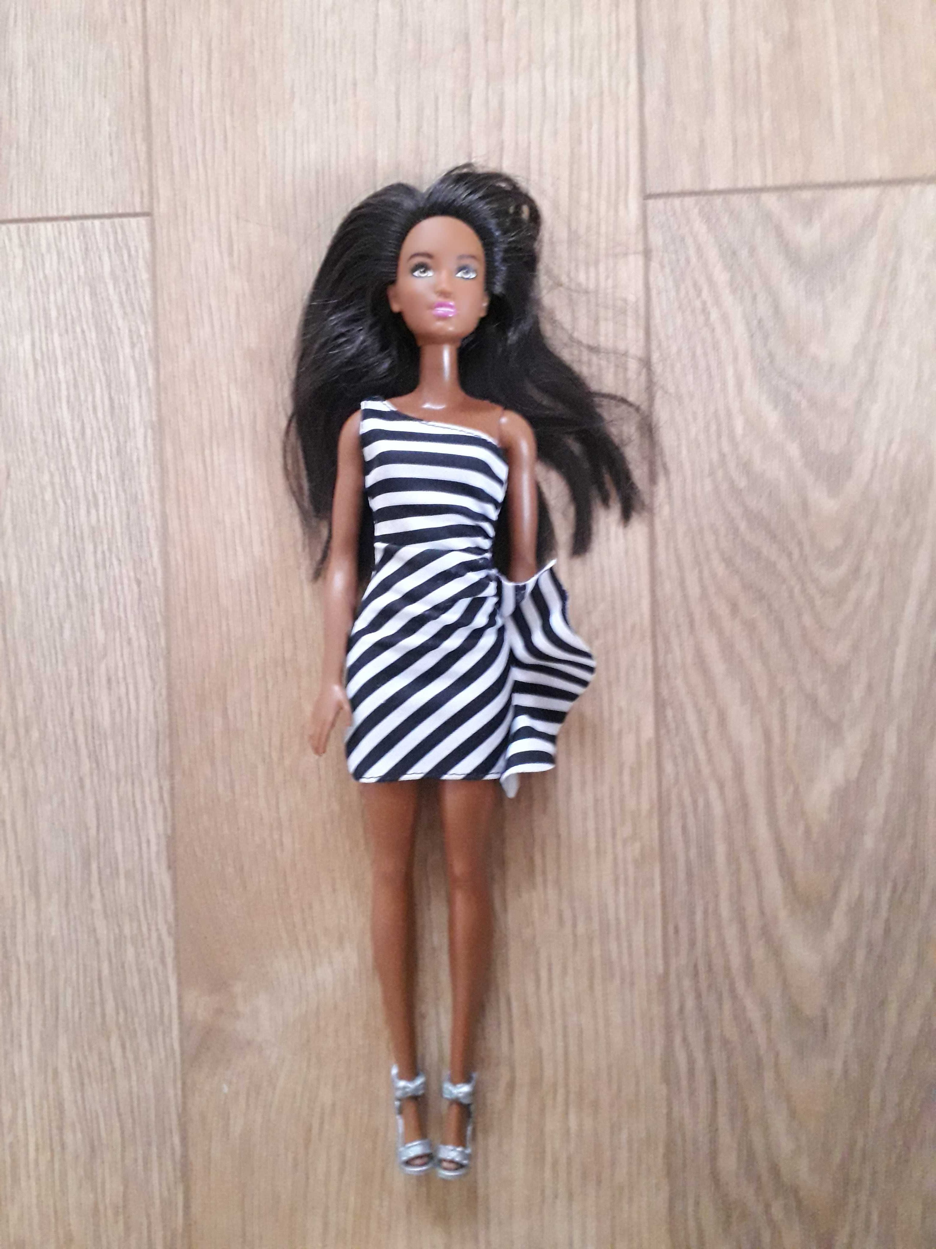 Barbie brunetka z kolekcji "60 urodziny"