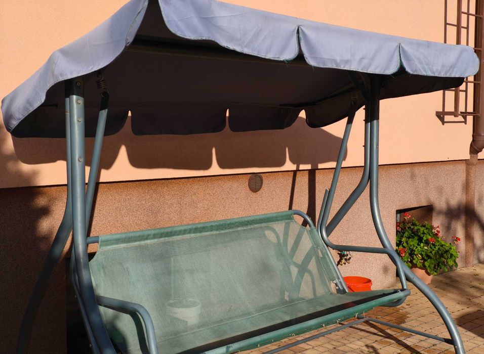 Huśtawka-ławka ogrodowa