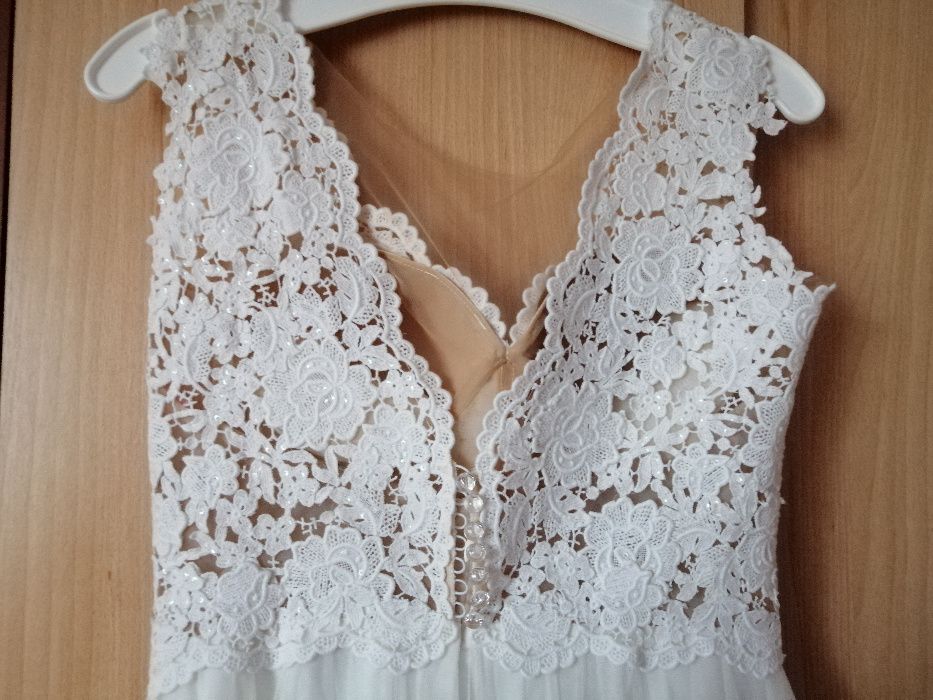 Suknia ślubna Bergamia Annais Bridal by Ola La + halka z kołem + welon