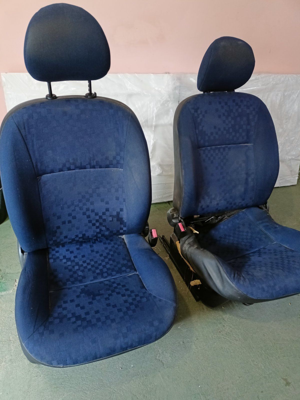 Автосидіння до пежо партнера б/у
