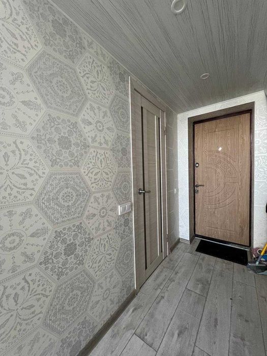 Продам 1 к - гостинку Бестужевские сады Фр бульвар метро Защ Украины