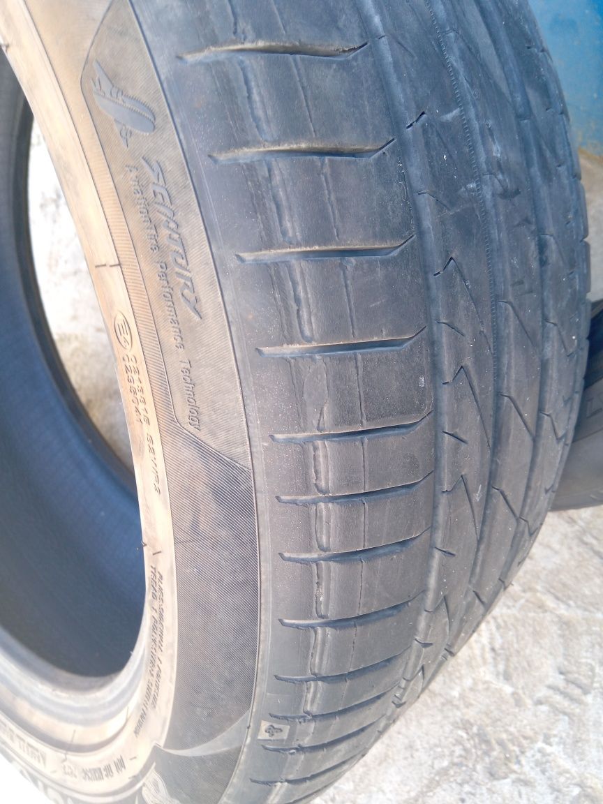 Vendo pneus 215/50/17.