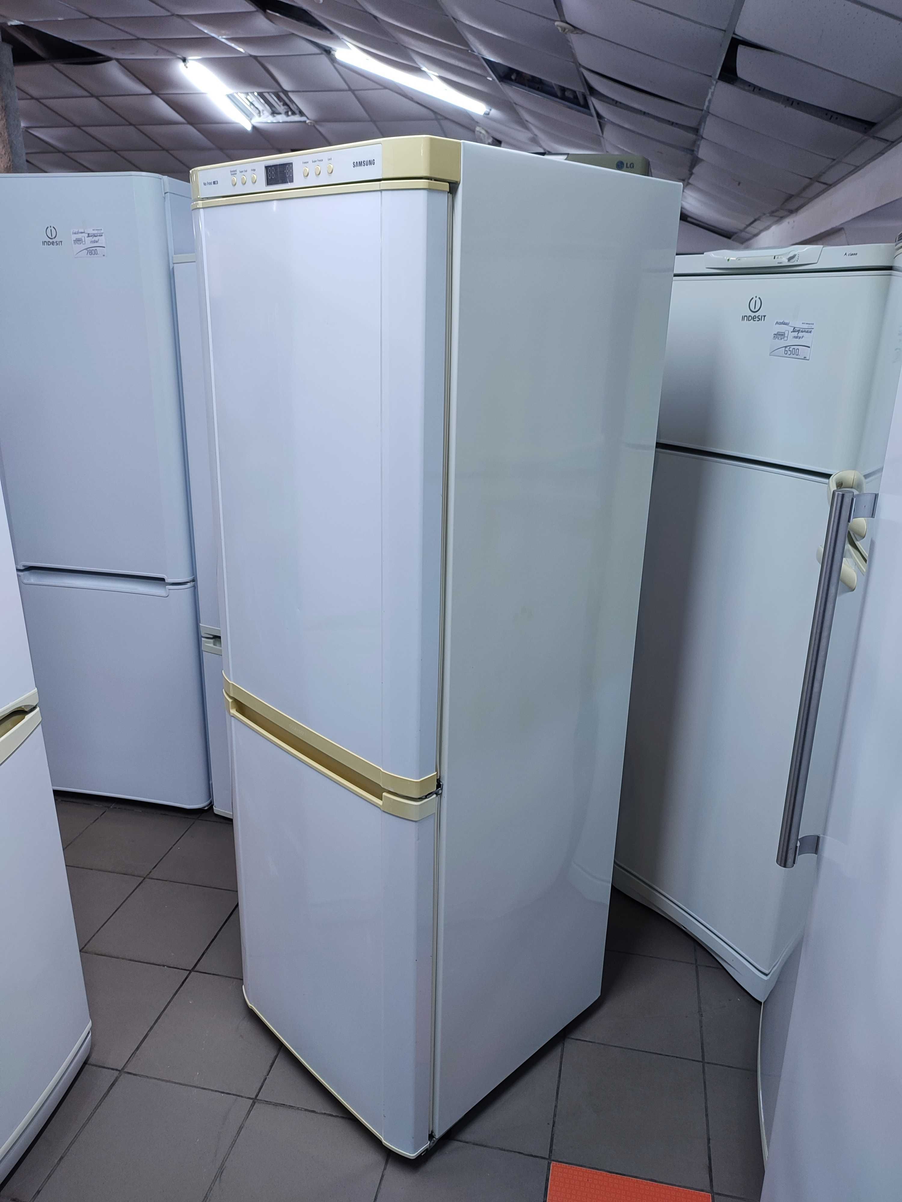 Двокамерний холодильник Samsung RL-33 EBSW