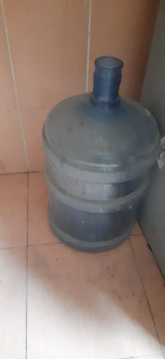 Бутыль для воды пластик б.у.