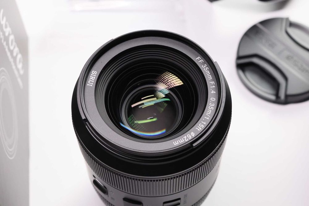 Объектив Sirui Aurora 35mm f1.4 E-mount