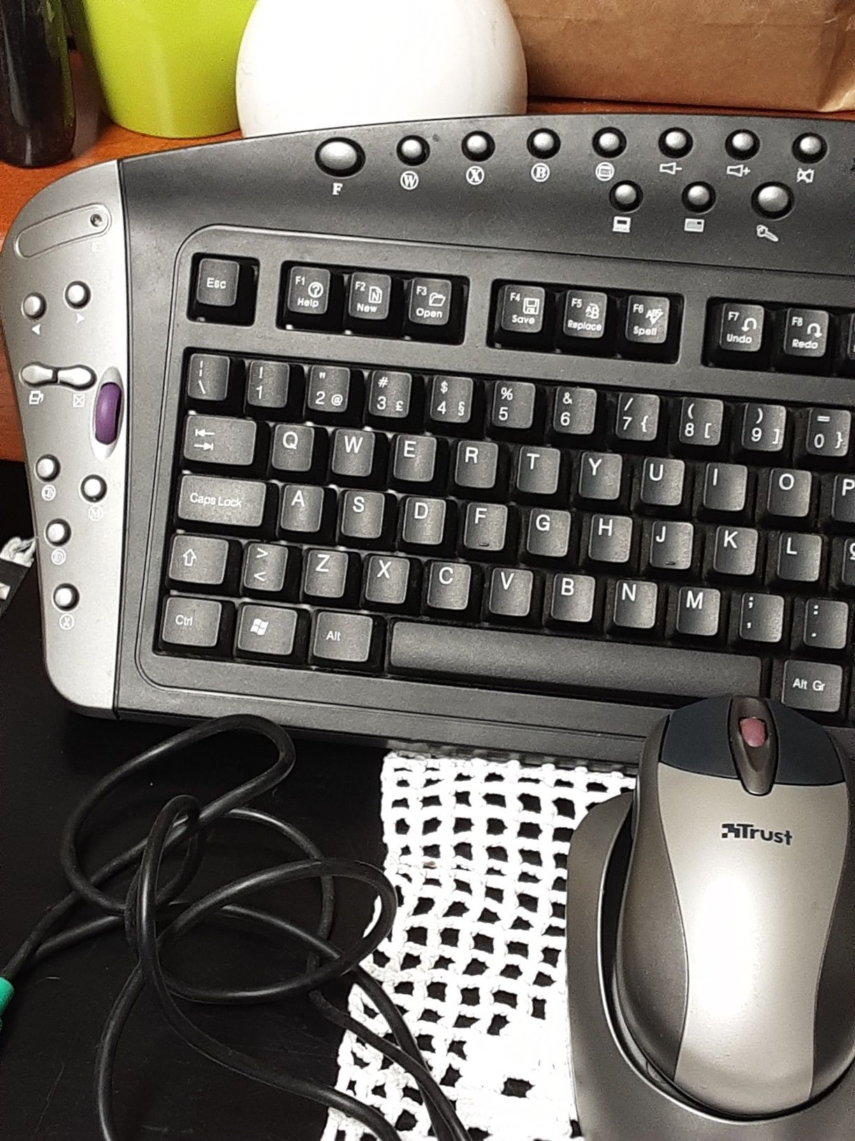 Teclado  sem fios com rato sem fios completo