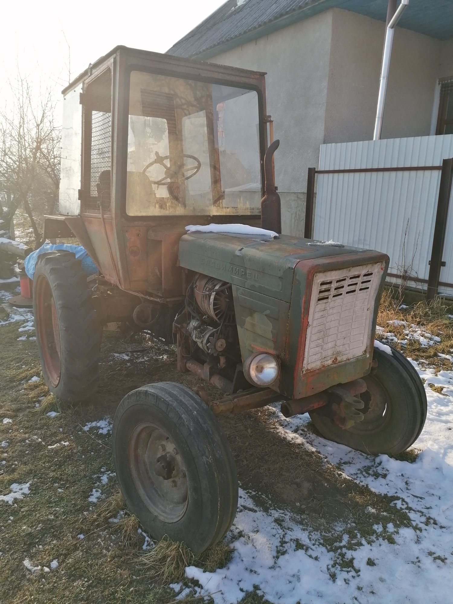 Трактор Т-25,  граблі, коса і прицеп