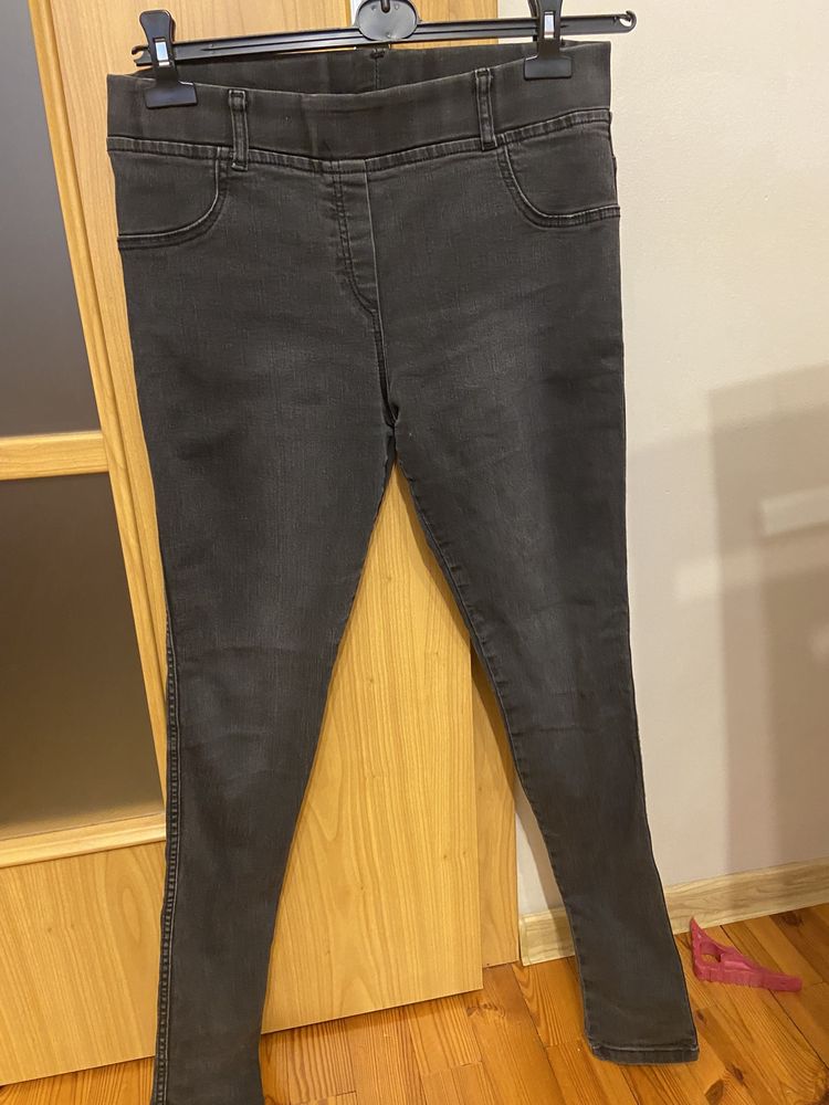 Czarne eleganckie spodnie jeansowe bardzo dobry stan XL