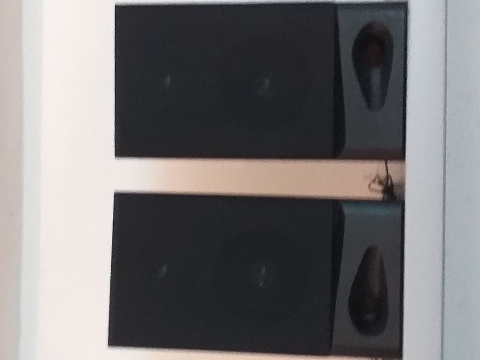 Colunas de som a trabalhar impecável