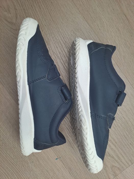 Tenis de Desporto com Banda Autoaderente da Decathlon 
Marca Artengo
T