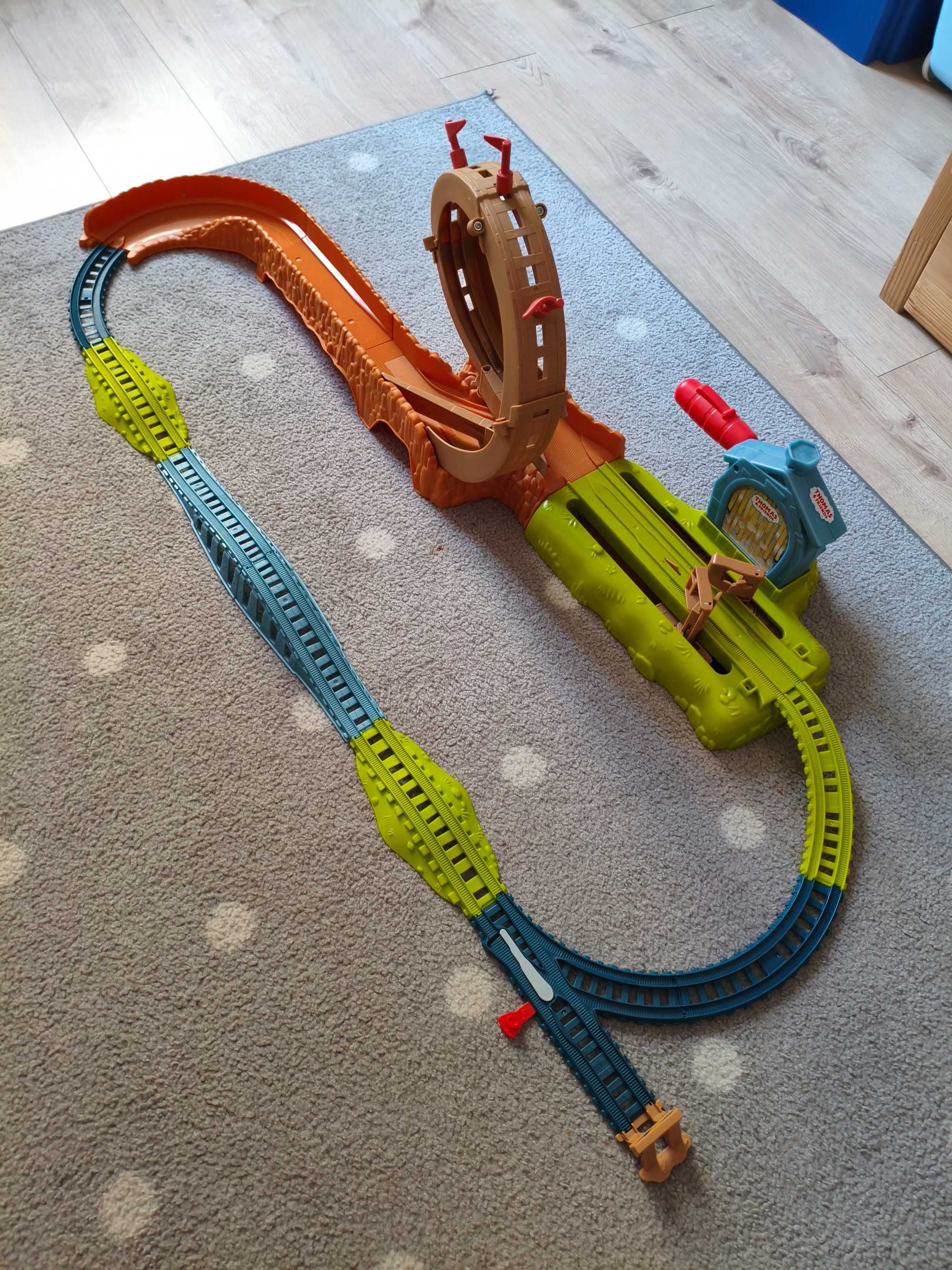 Zestaw Tomek i Przyjaciele Epicka Pętla Plac remontowy Fisher-Price