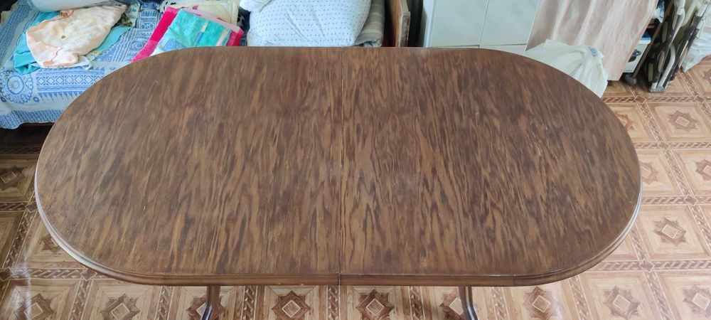 Деревянный кухонный стол