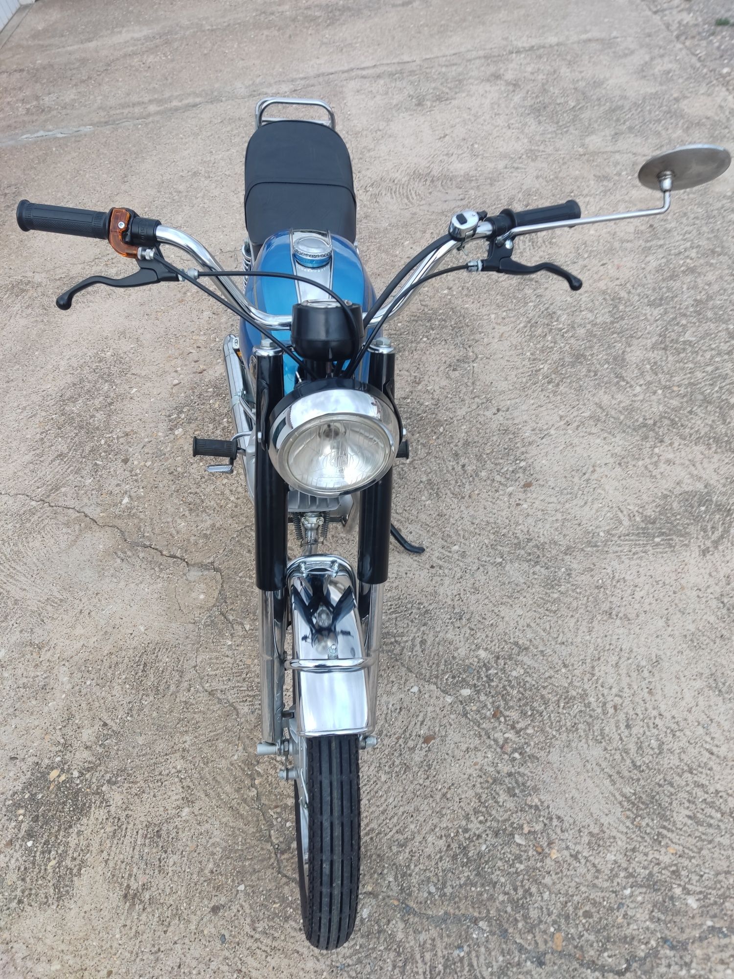 Vende-se motorizada Famel Macal