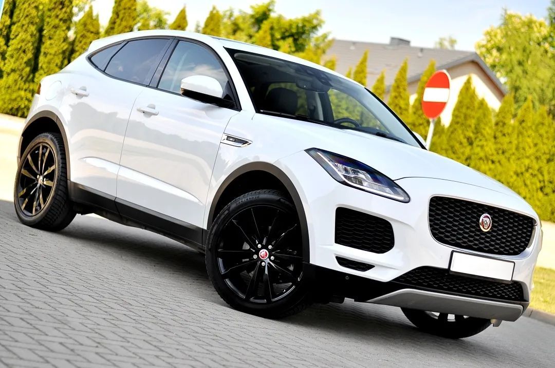 Jaguar E-Pace PANORAMA _ Skóra _ NAVI _ KAMERA _ RADAR _ Line Assist _ LEDY _ HAK