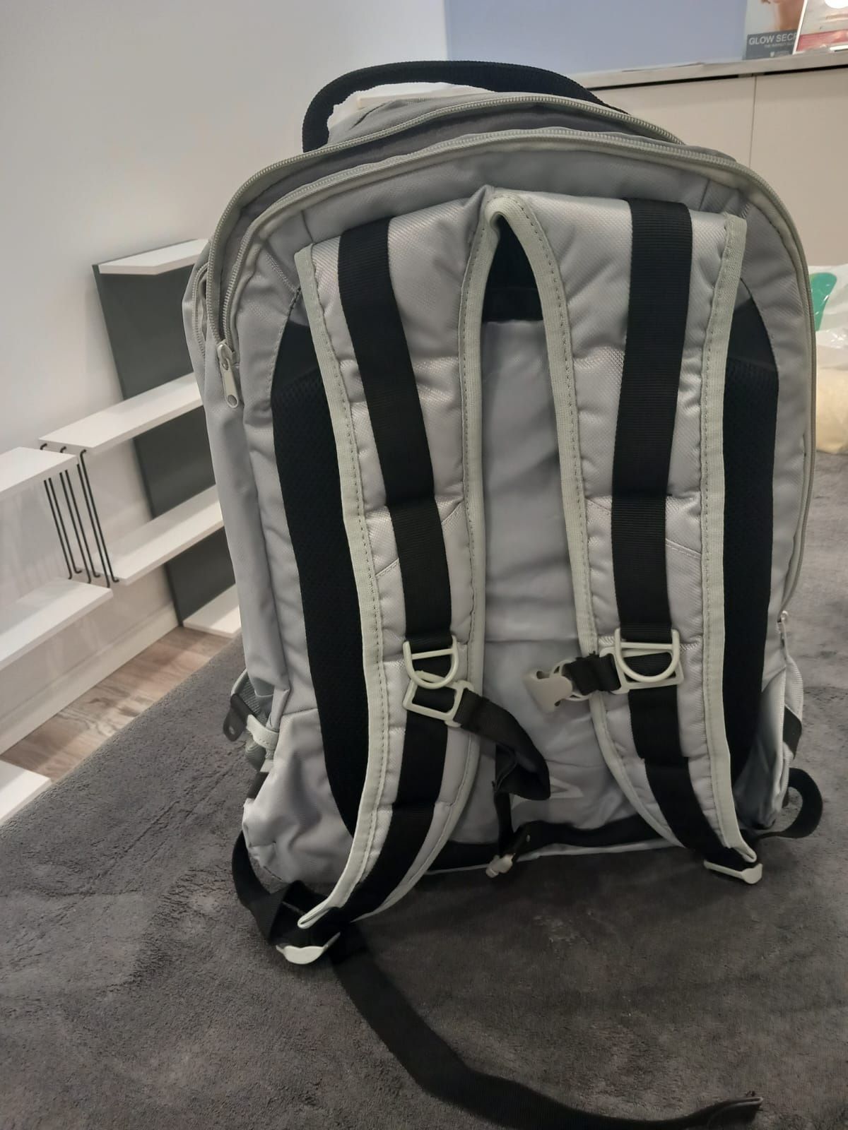 Mochila de viagem nova