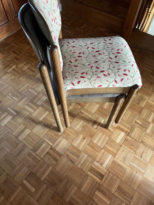 Krzesło tapicerowane 12 szt. ( 7 z dodatkowym obiciem żakardowym)