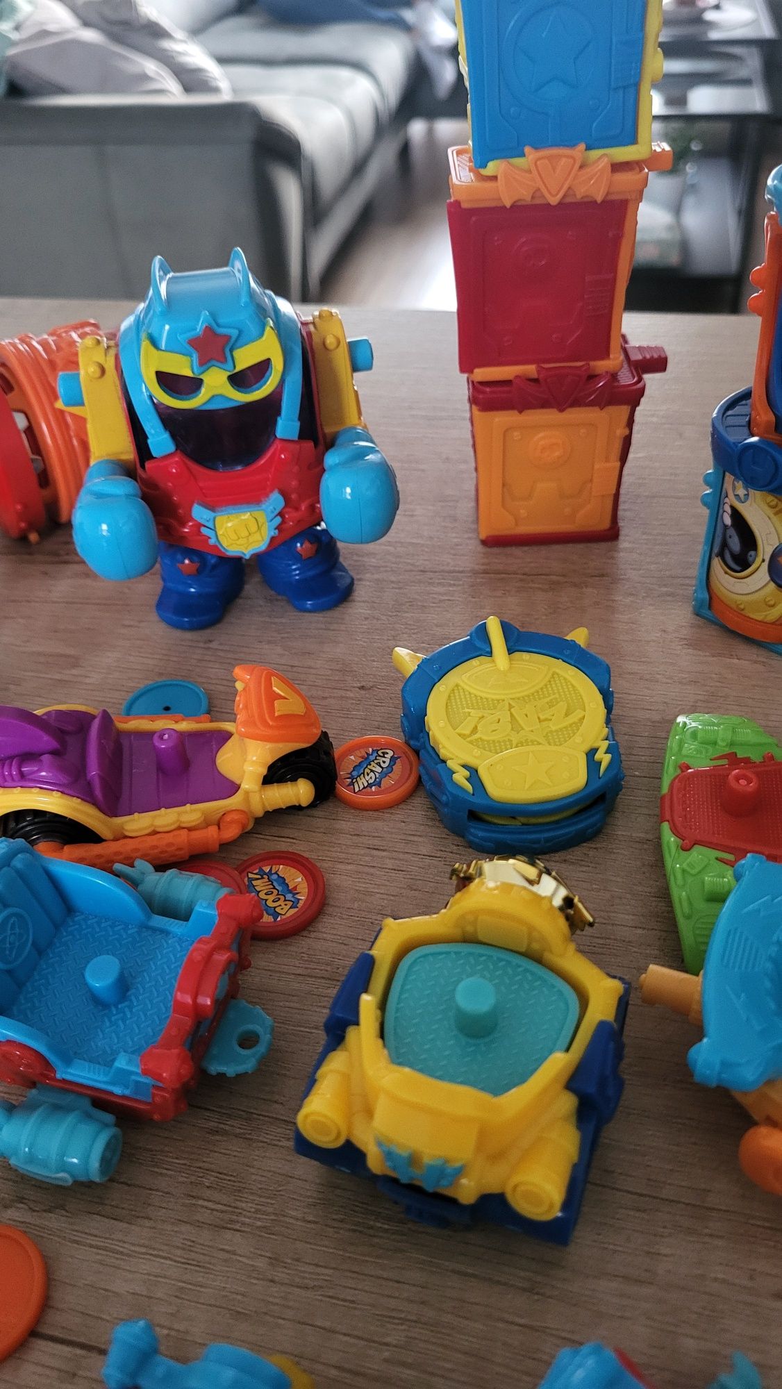 Pojazdy, bazy super zings