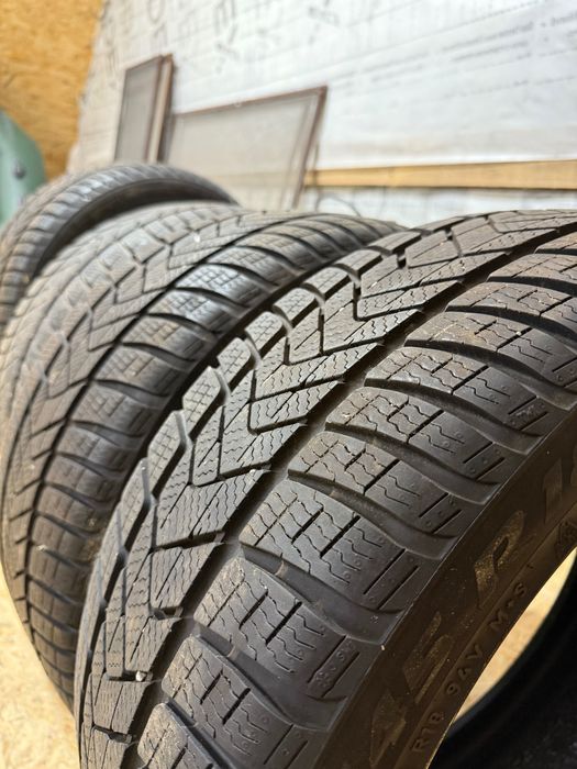 Продам зимние Pirelli R18 235/45