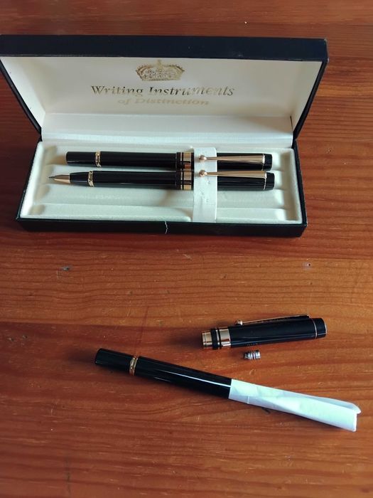 Estojo com 3 canetas