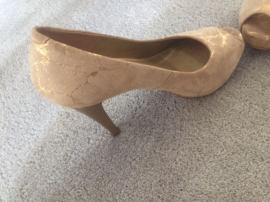 Saltos altos para venda