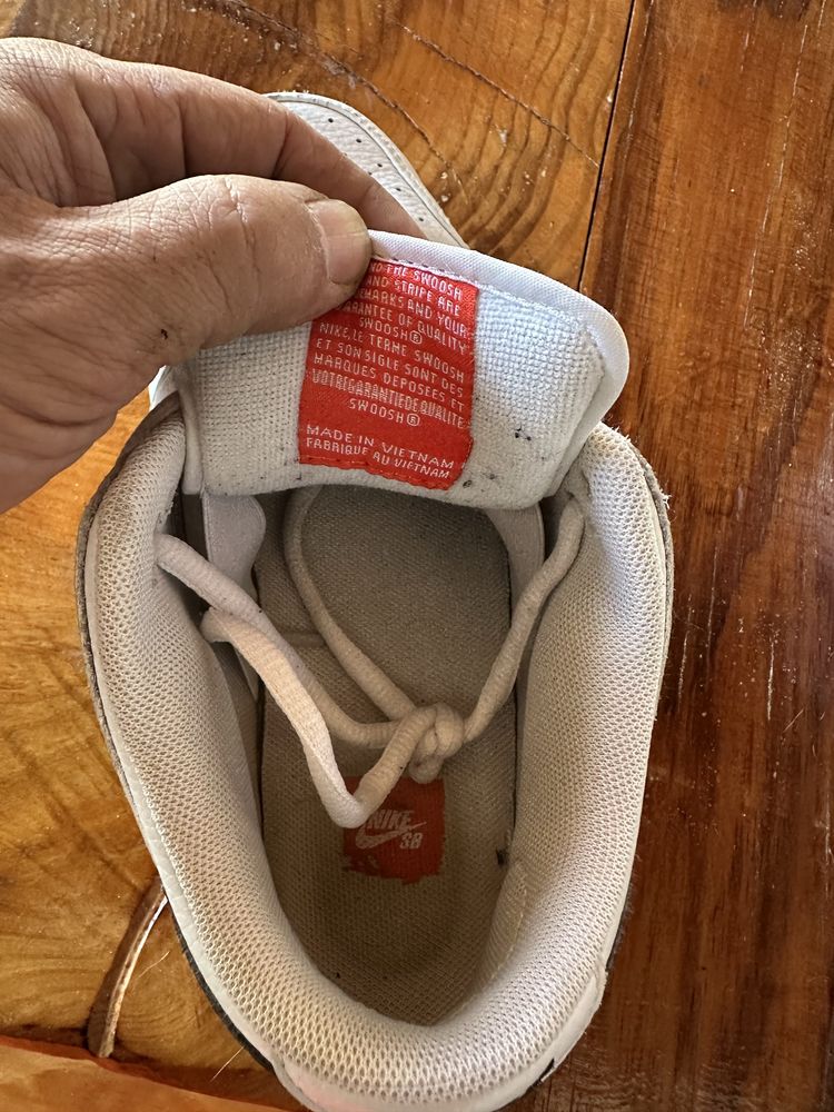 Nike SB Dunk Low "White Gum"