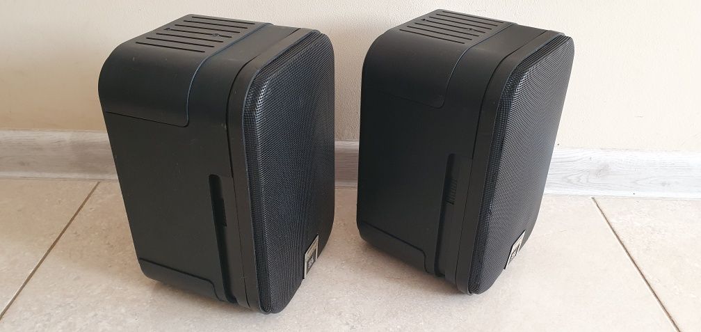 Kolumny JBL Control One nowe zawieszenia