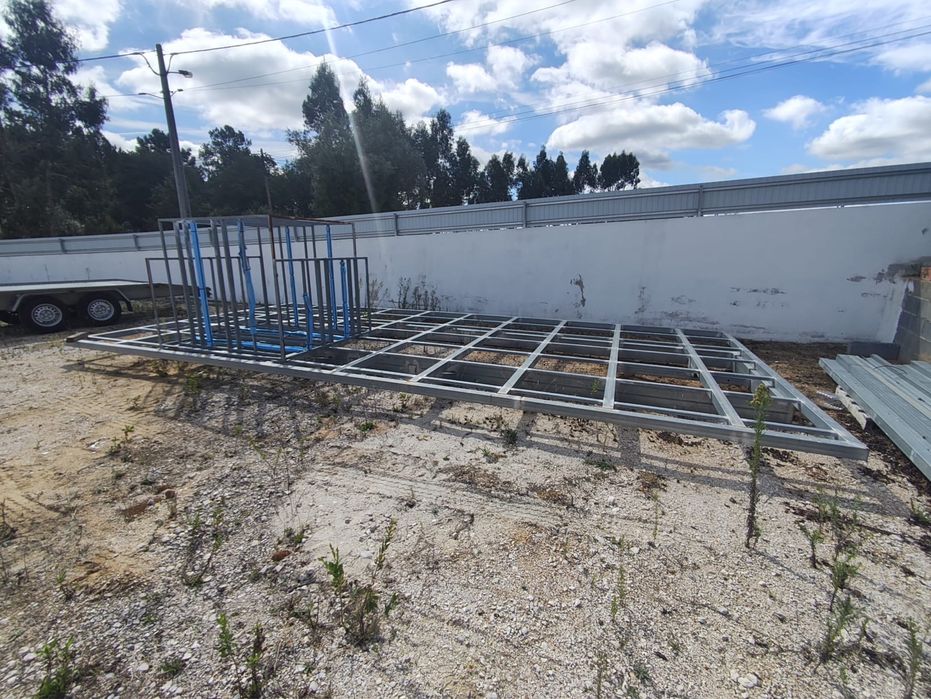 Vende se estrutura do piso/base metálica do módulo